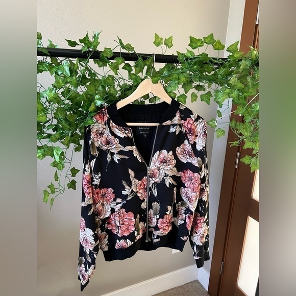 Black, pink, and white floral print bomber jacket size medium from sanctuary - Picture 1 of 6
